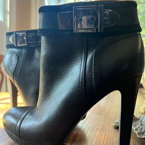 Tory Burch heel leather booties size 8